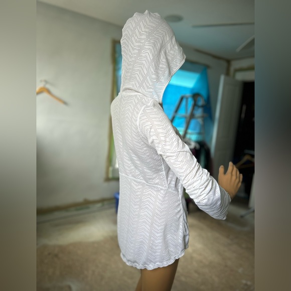 Prana, small, white hooded pullover, - Picture 3 of 7